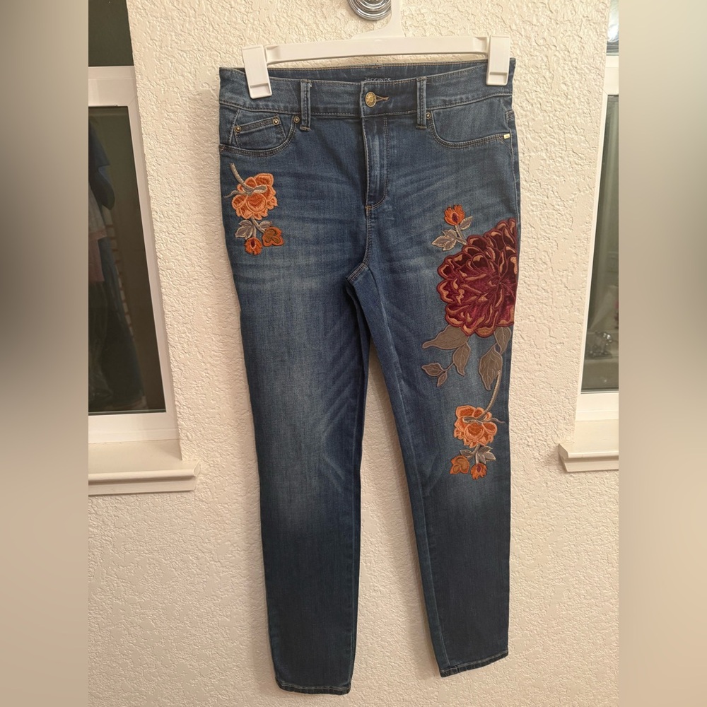Chico's 35th Anniversary Jeggings with Floral Embroidery Size 2 Good Condition